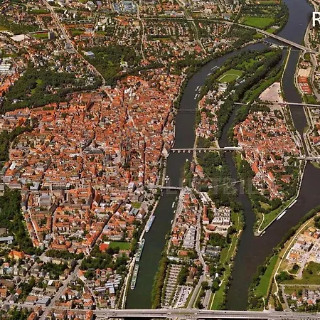 Lejlighed 2-room With Balcony Within Walking Distance Of The Bridge *